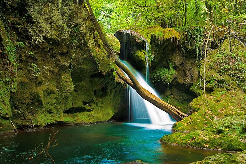 cheile-nerei-beusnita-national-park-vaioaga-waterfall