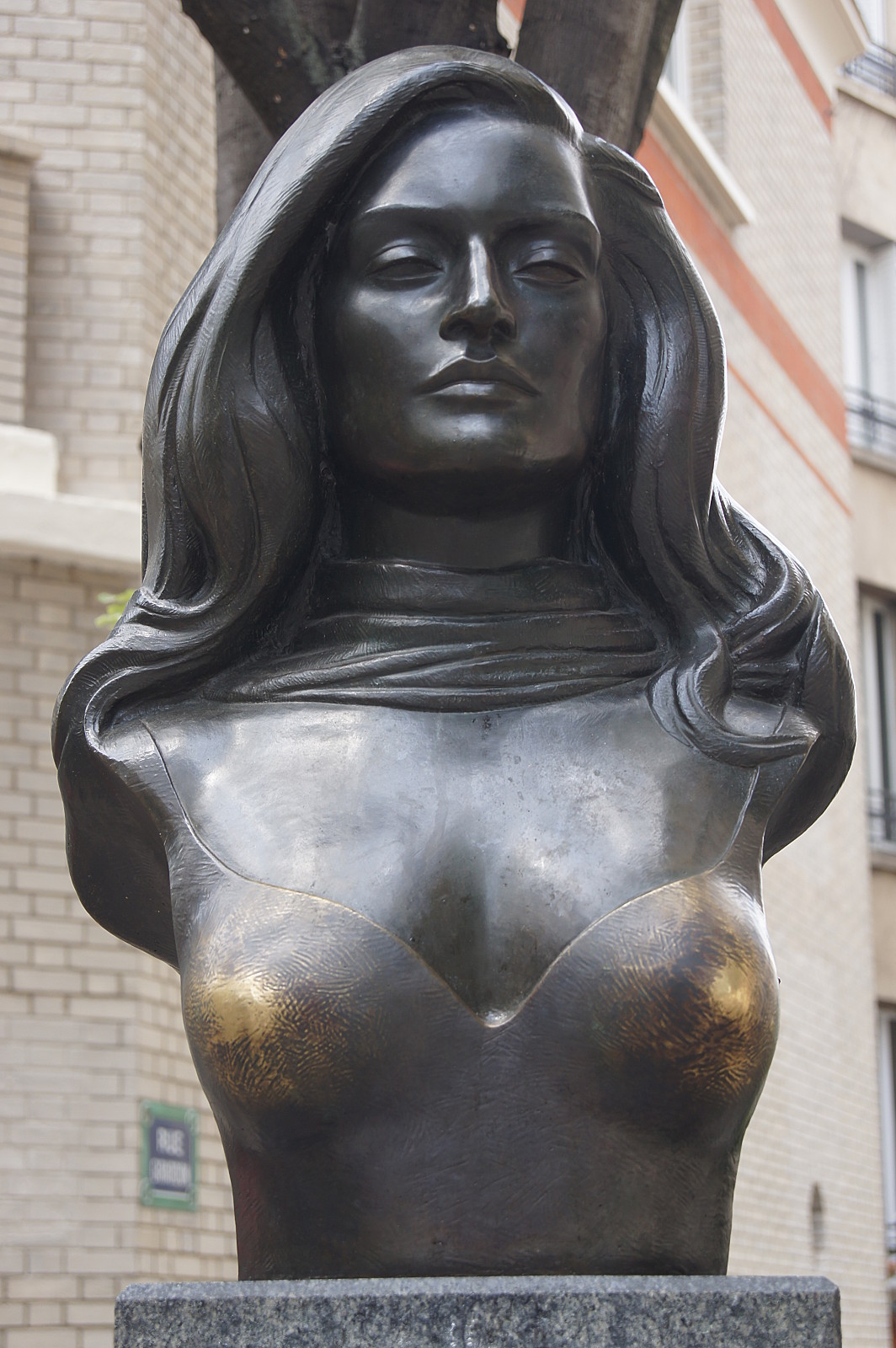 Bust Dalida
