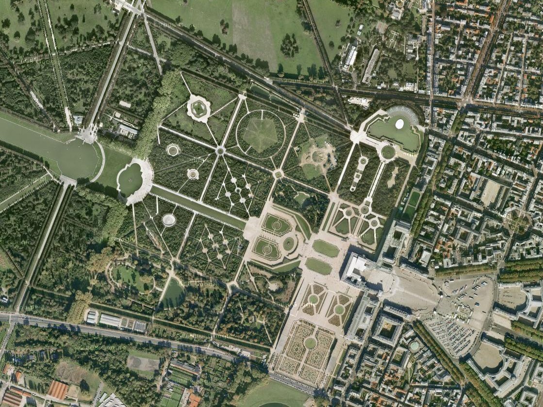 Versailles-vazut-din-satelit